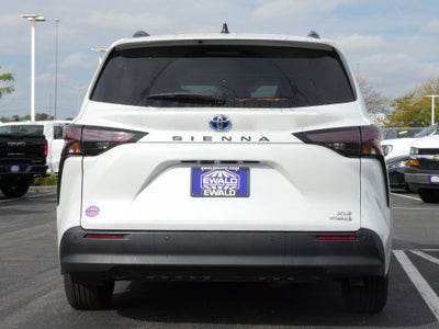 2023 Toyota Sienna XLE