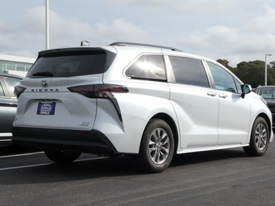 2023 Toyota Sienna XLE
