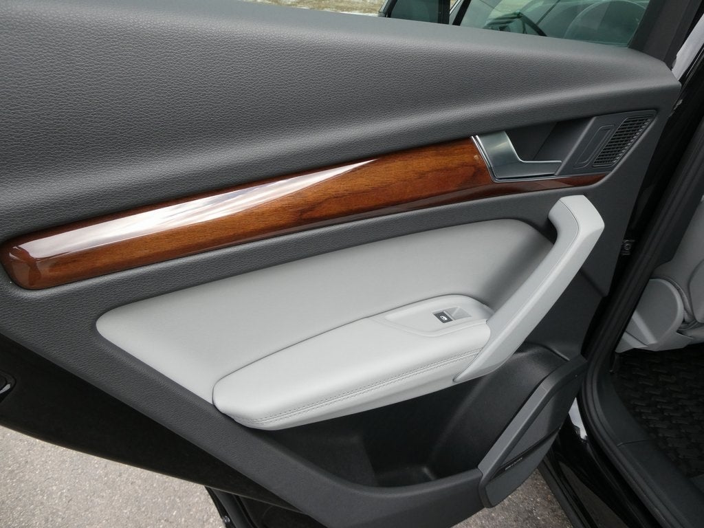 2022 Audi Q5 45 S line Premium quattro