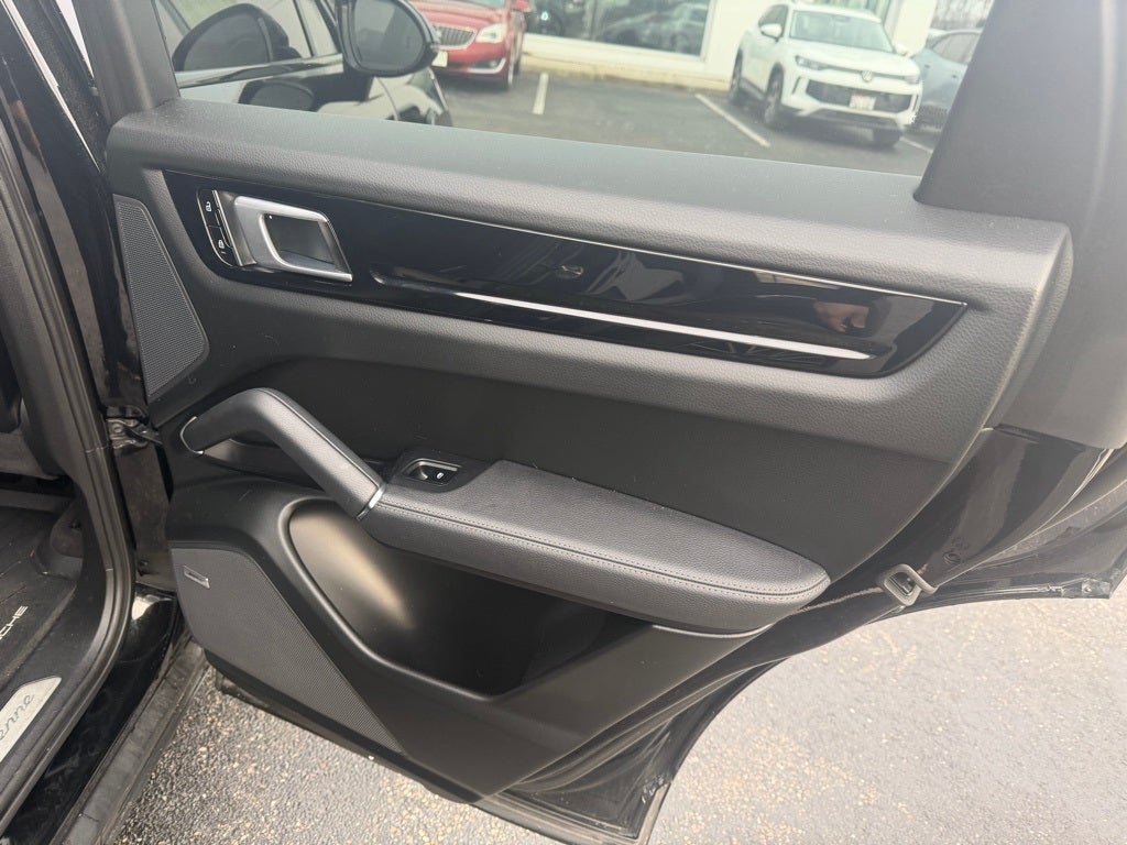 2021 Porsche Cayenne Base