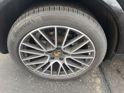 2021 Porsche Cayenne Base