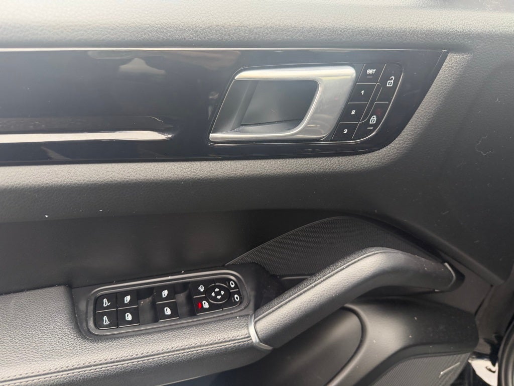 2021 Porsche Cayenne Base