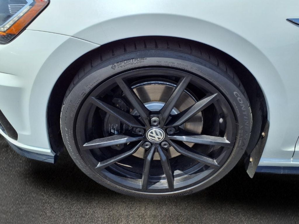 2019 Volkswagen Golf R DCC & Navigation 4Motion 6-Speed Manual