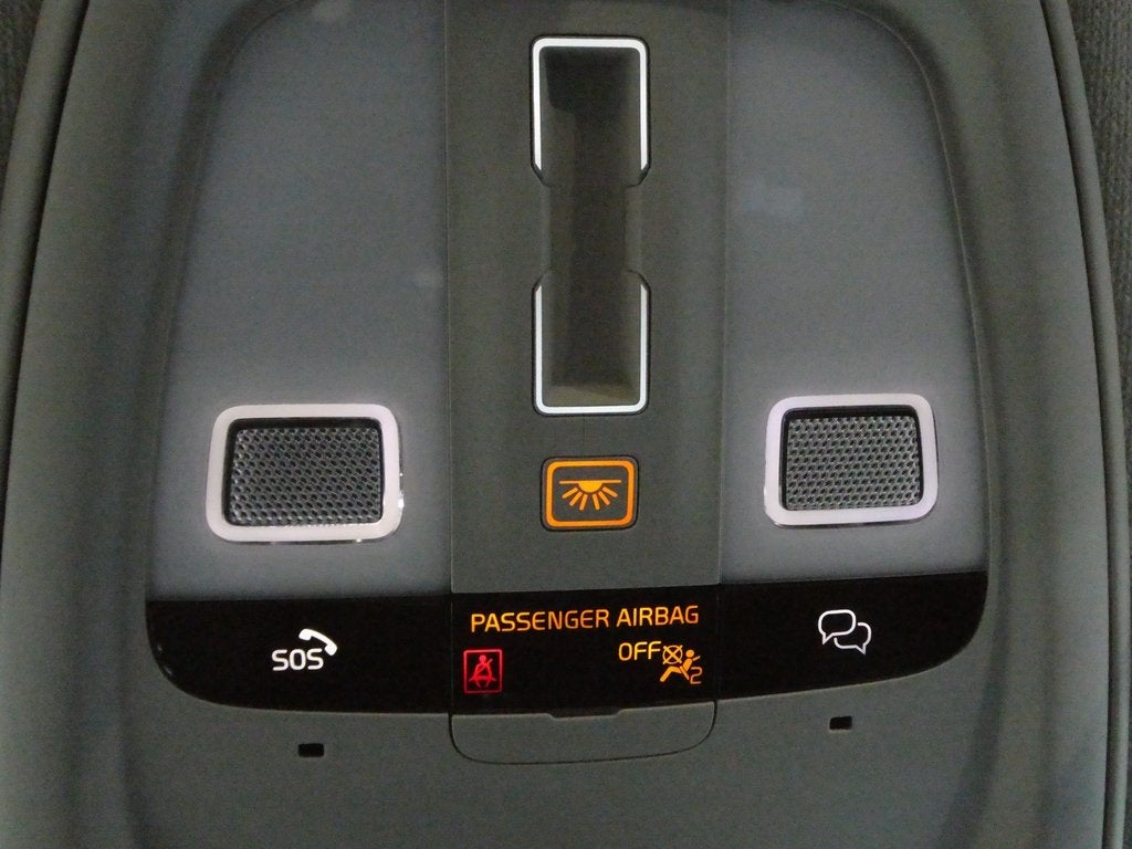 2024 Volvo XC40 B5 Plus Dark Theme