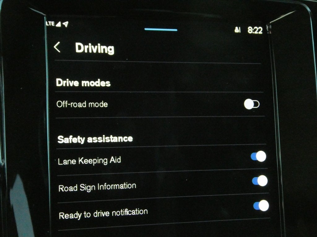 2024 Volvo XC40 B5 Plus Dark Theme