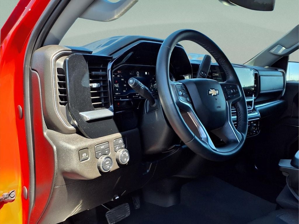 2024 Chevrolet Silverado 1500 LT LT1