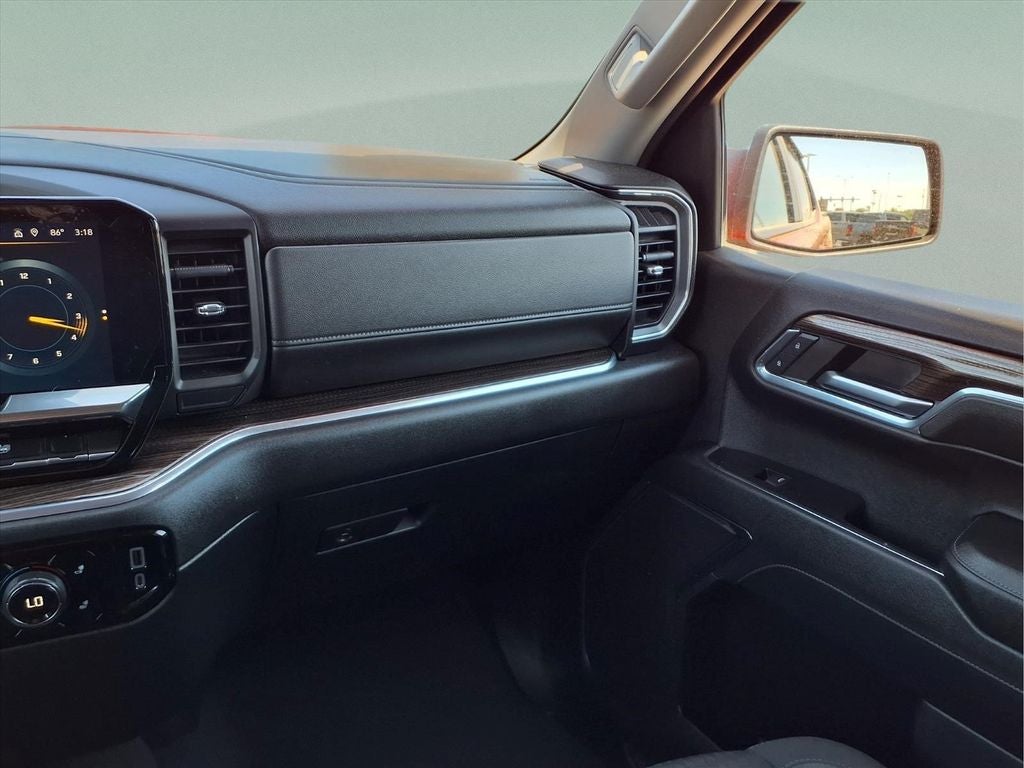 2024 Chevrolet Silverado 1500 LT LT1