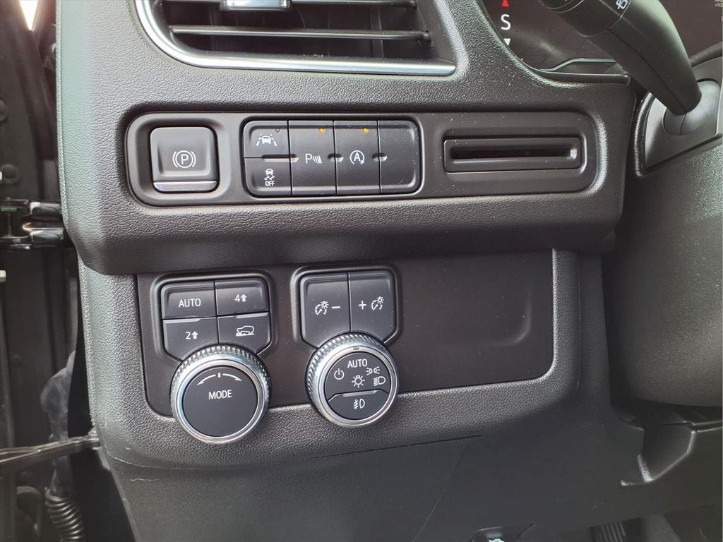 2024 GMC Yukon XL SLE