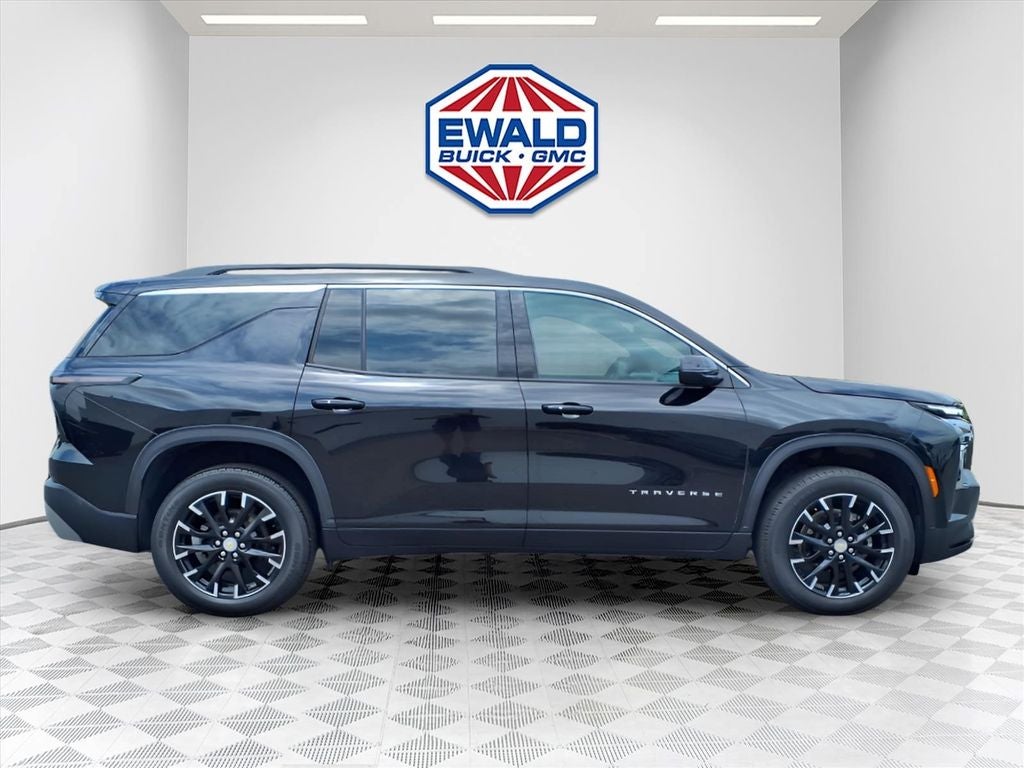2025 Chevrolet Traverse LT 2LT