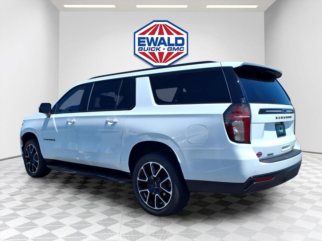 2023 Chevrolet Suburban RST