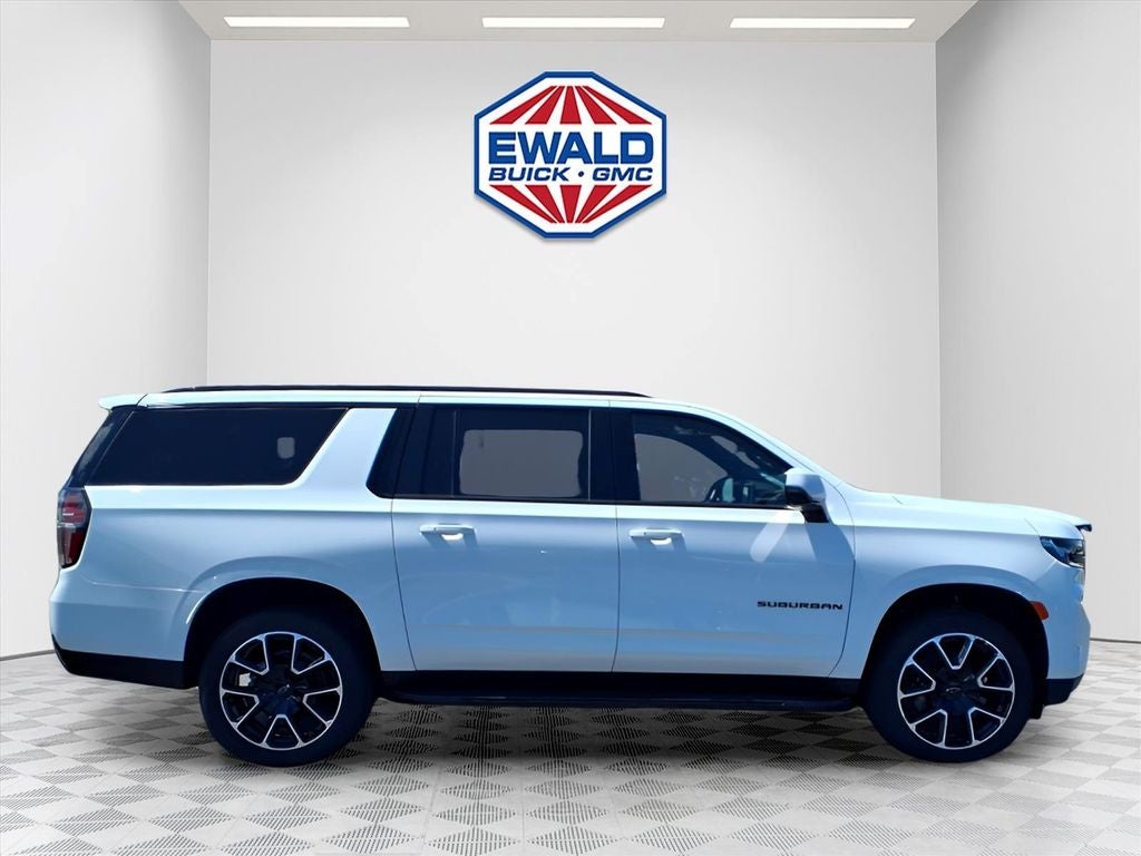 2023 Chevrolet Suburban RST