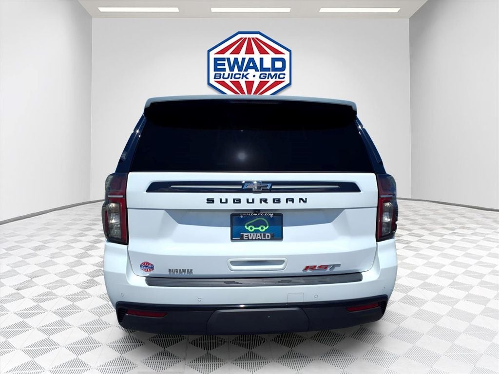 2023 Chevrolet Suburban RST