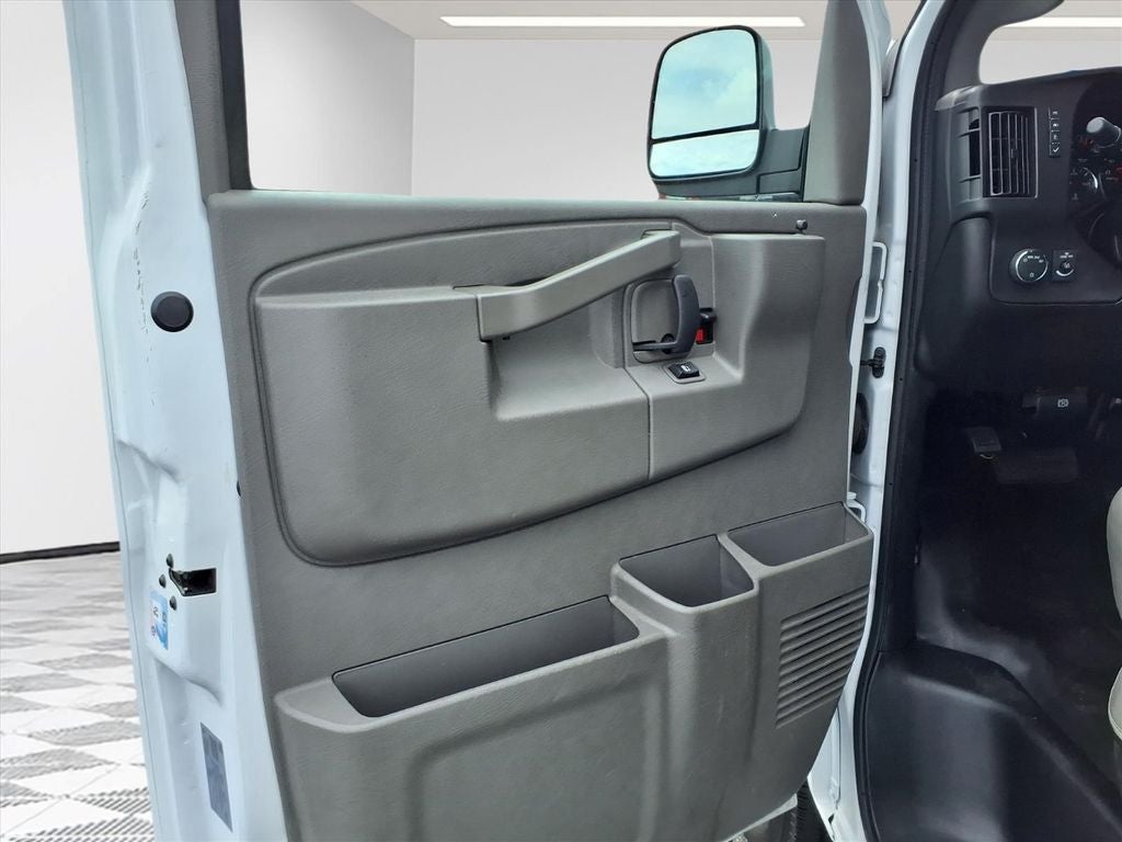 2025 GMC Savana 2500 Work Van