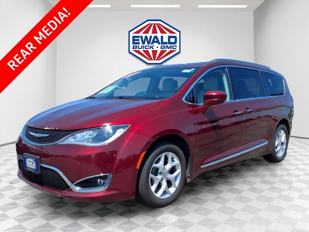 2017 Chrysler Pacifica Touring L Plus