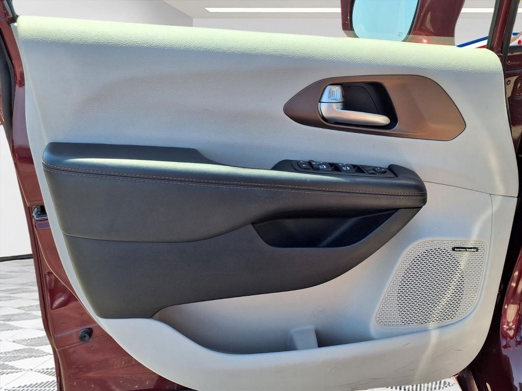 2017 Chrysler Pacifica Touring L Plus