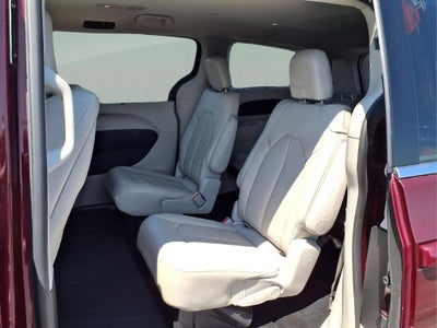 2017 Chrysler Pacifica Touring L Plus