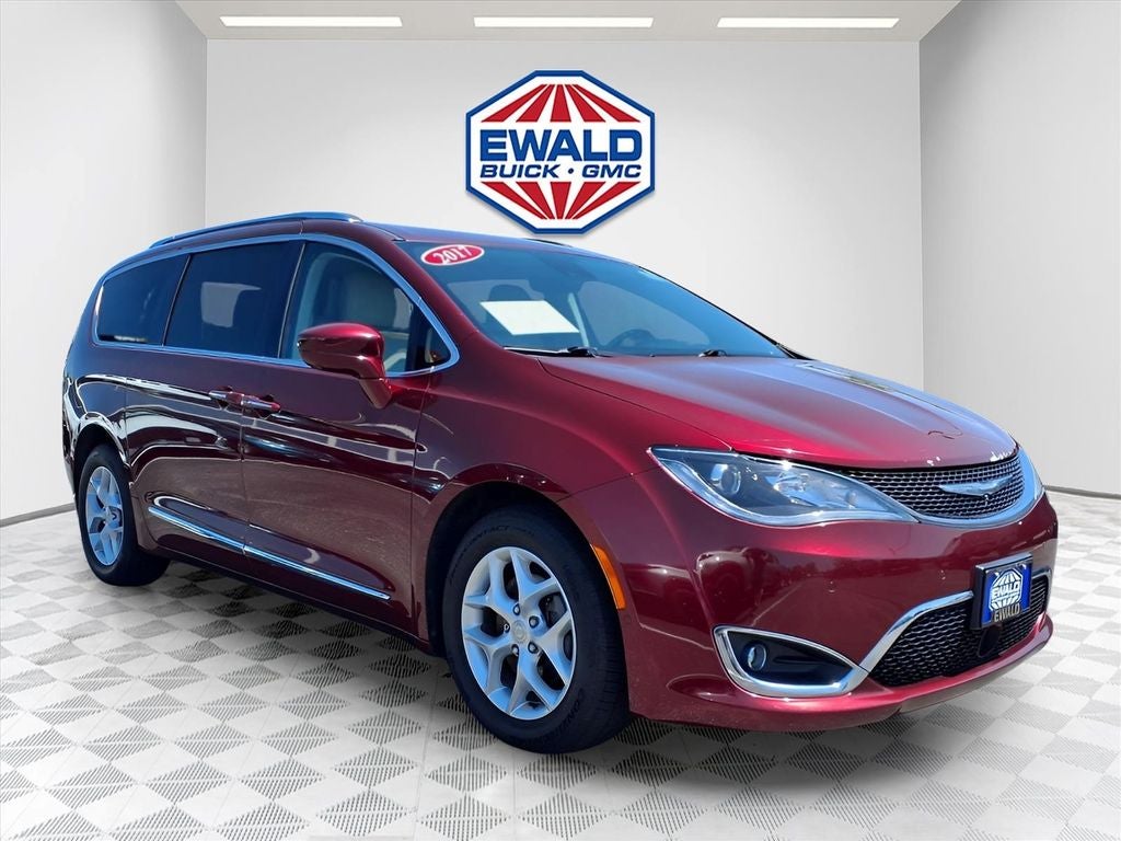 2017 Chrysler Pacifica Touring L Plus