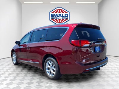 2017 Chrysler Pacifica Touring L Plus