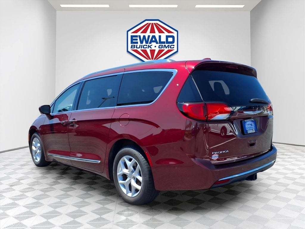 2017 Chrysler Pacifica Touring L Plus