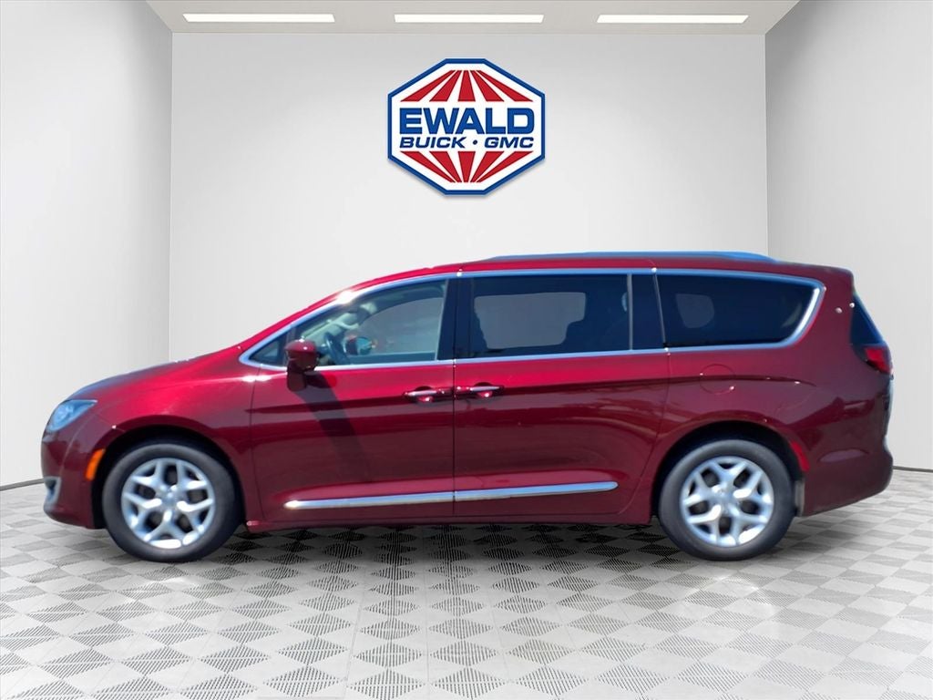 2017 Chrysler Pacifica Touring L Plus