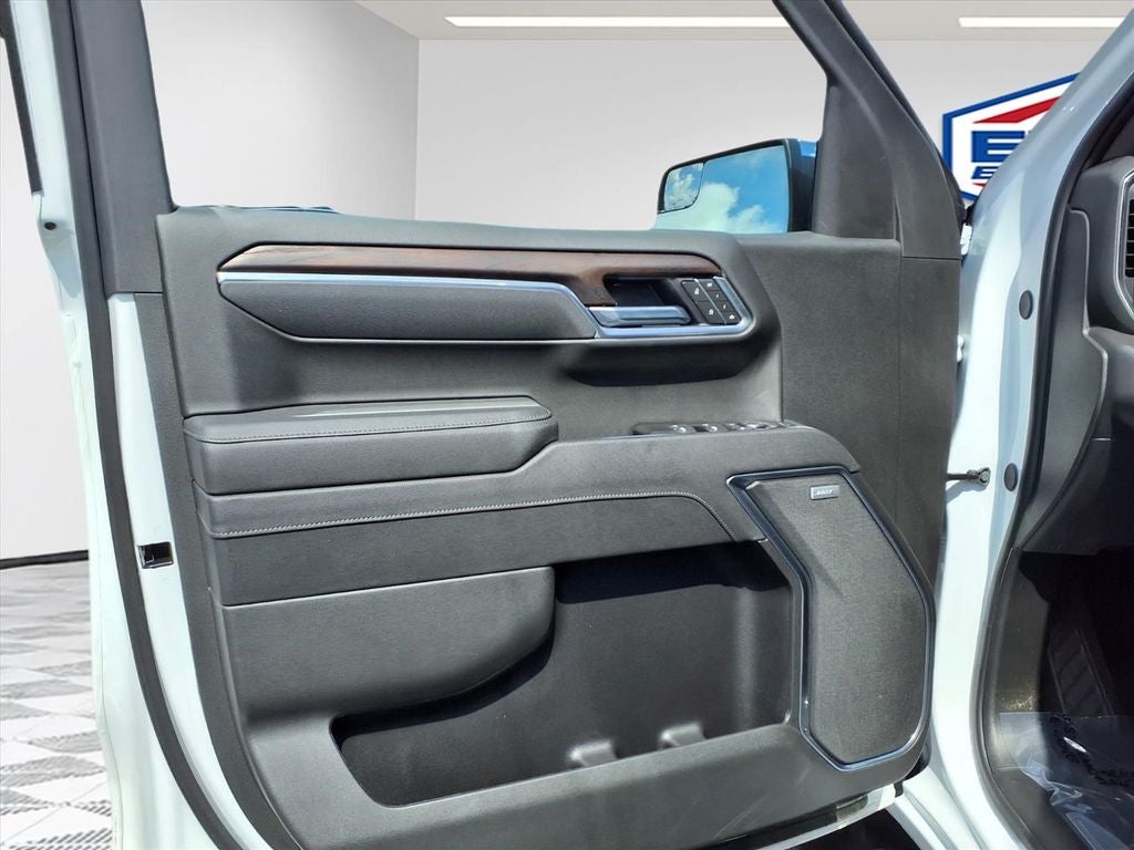 2026 GMC Sierra 1500 SLT - Photo 11