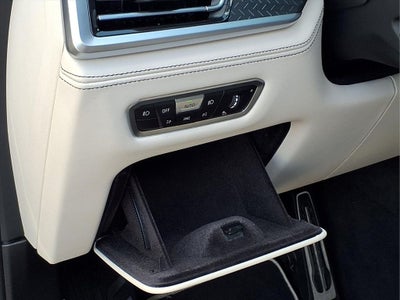 2022 BMW X7 ALPINA XB7
