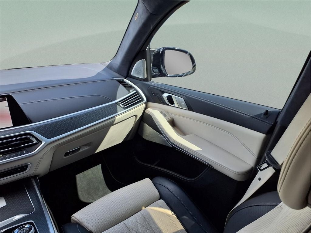 2022 BMW X7 ALPINA XB7